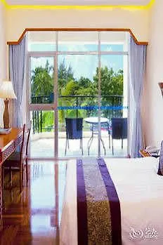 Hotel South China Sanya 4*,